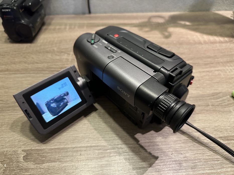 Відеокамера робоча Sony CCD-TRV30E | 1995 року | + CCD-TR105E