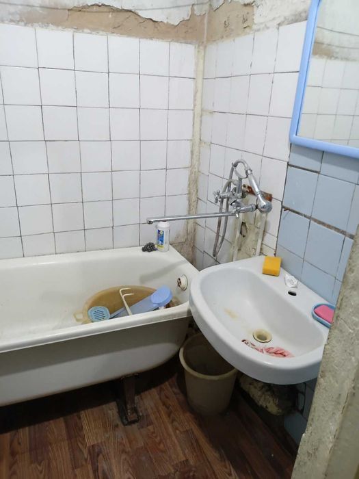 Продам 3 кімн. кв-ру в с. Есхар