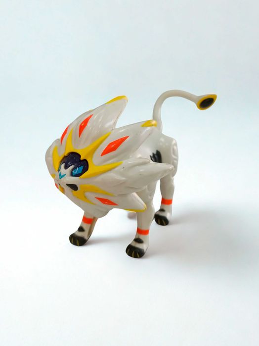 Boneco do pokemon Solgaleo