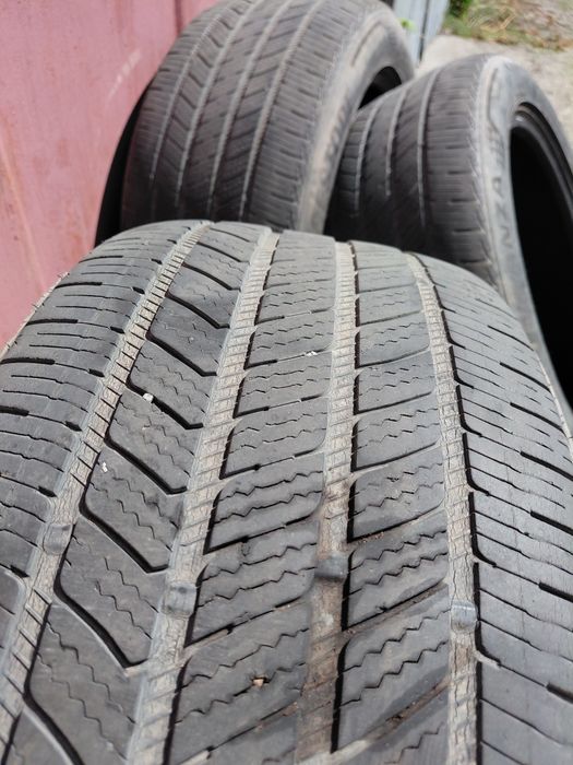Шини 245/50 R18  3 - шини Bridgestone, 1 - Michelin