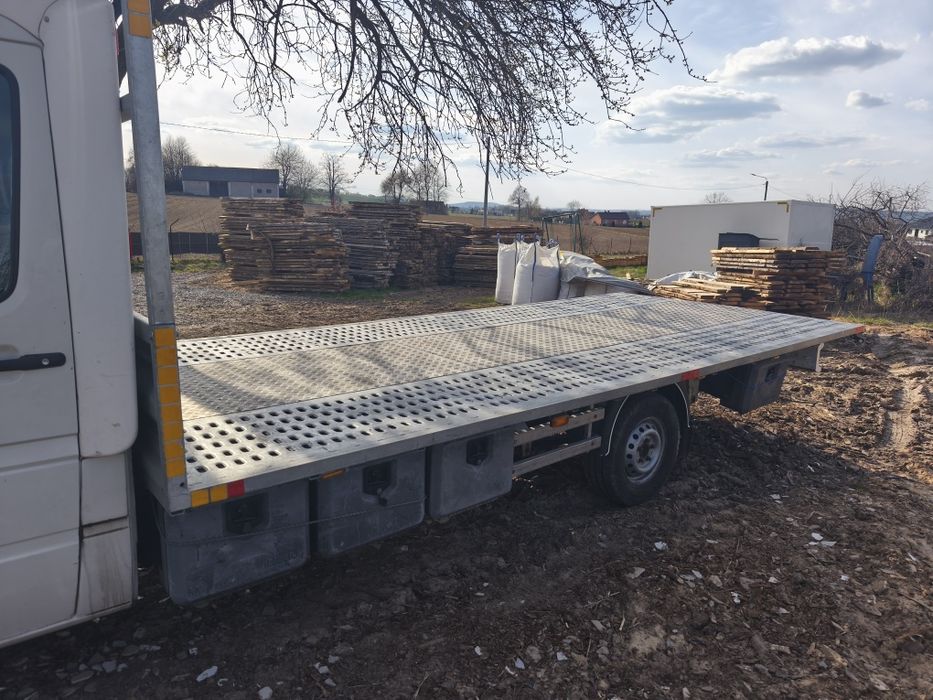 Najazd platforma zabudowa auto laweta