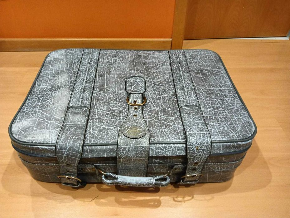 Mala de viagem vintage da marca Continental