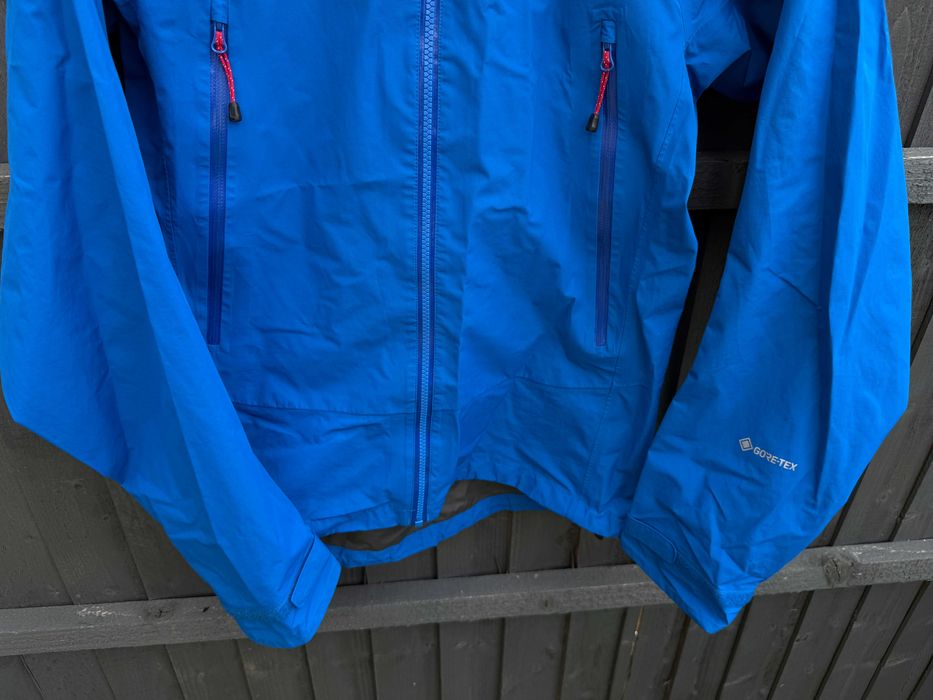 чоловіча куртка Mountain Equipment для похдів дощу та будь якої погоди