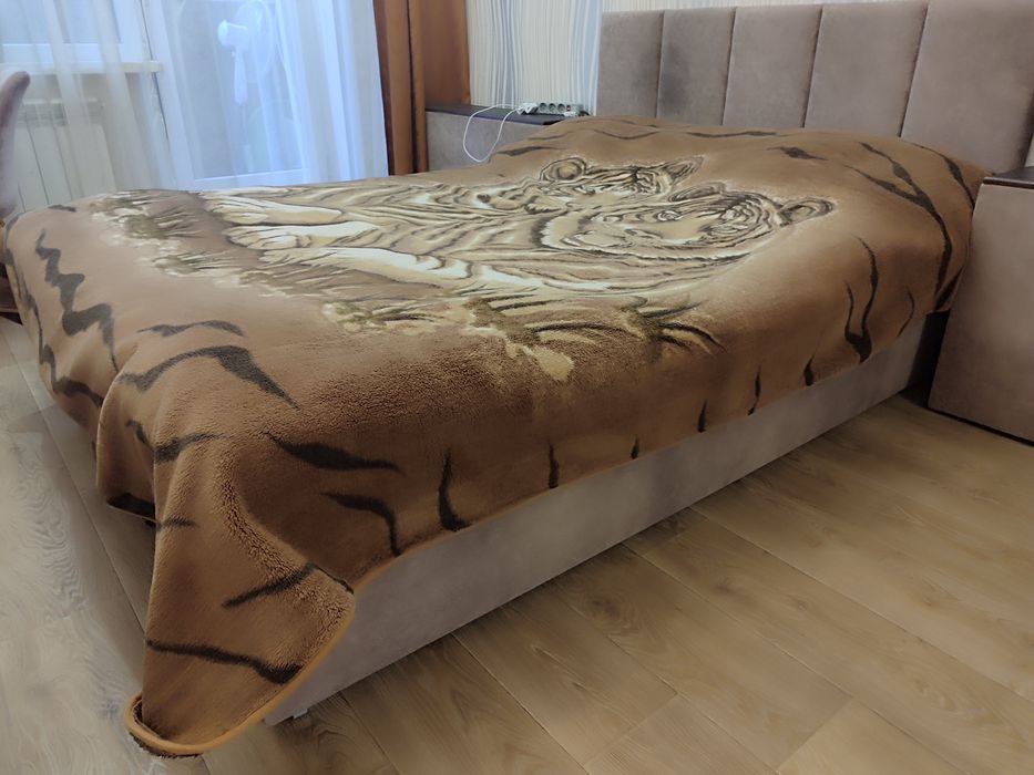 Плед, покрывало.