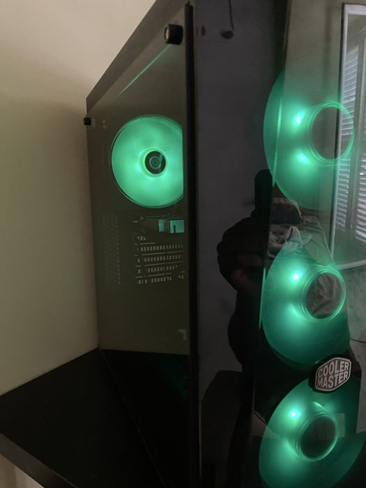Torre gamer à venda em otimo estado