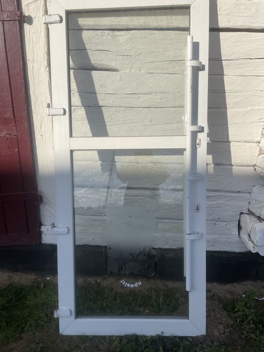 Пластикові двері