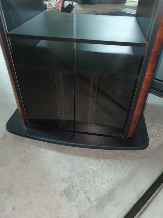 Movél televisão com portas