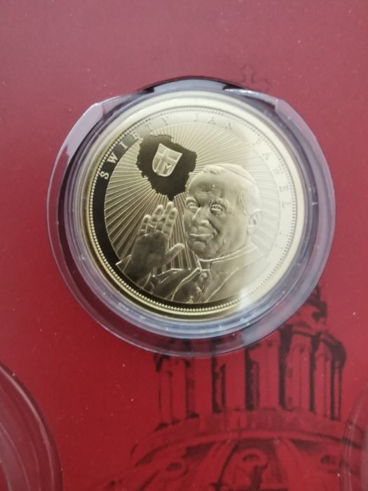 Pamiątkowa moneta z Janem Pawlem II