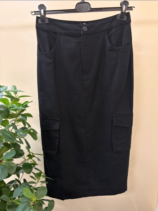 Spodnica ołówkowa z kieszeniami NOWA