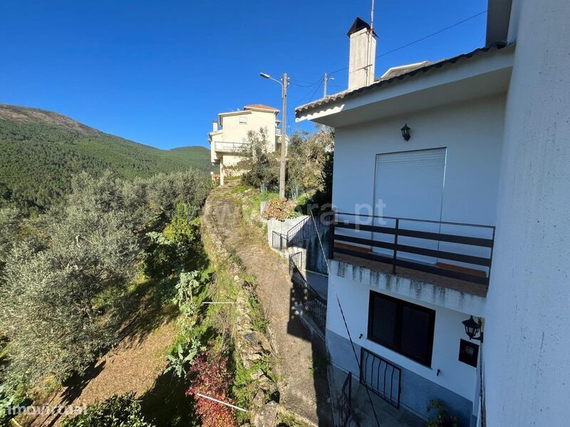 Moradia Isolada T3 / Seia, Alvoco da Serra