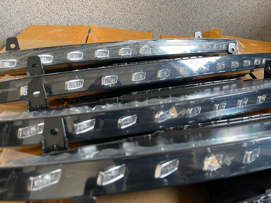 Поворотник ауди ку7 Ходовые огни 12 11 диодов drl Audi Q7 4L