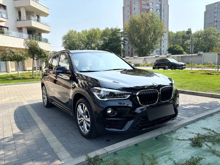 BMW X1 BMW X1 w bardzo bogatej wersji (widać niebo)