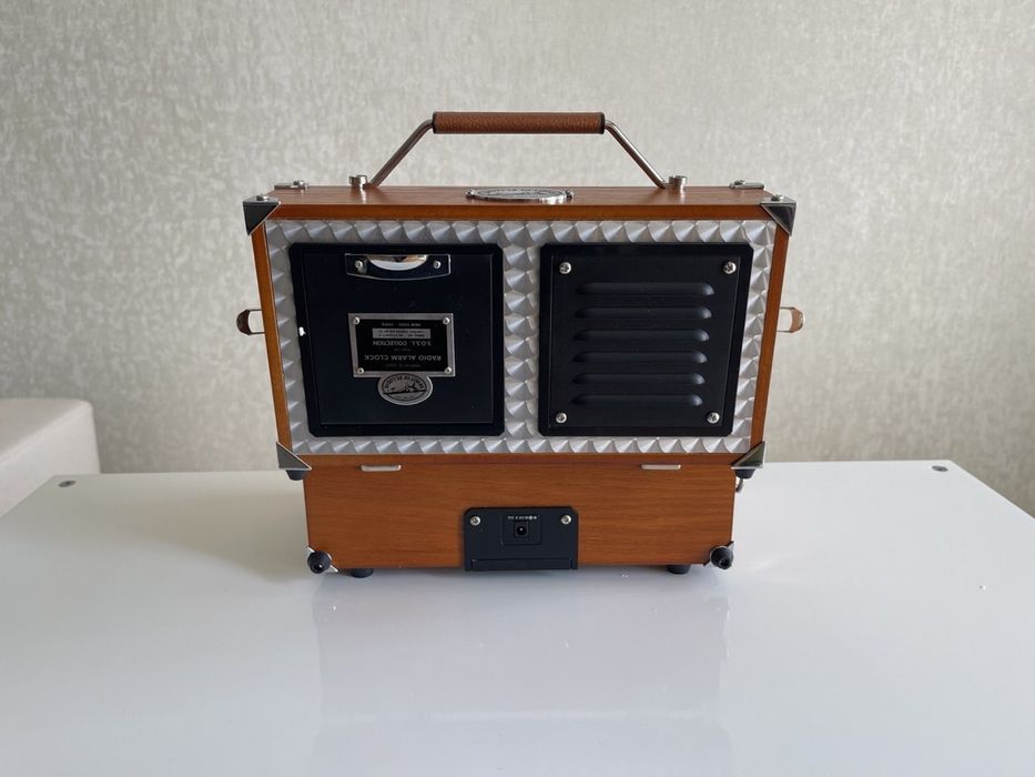 Радіогодинник Babe Box