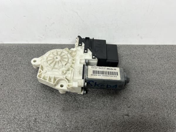 Motor vidro trás esquerdo SKODA Octavia III Hatchback (5E3)