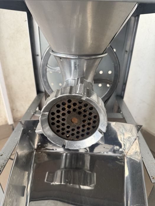 М’ясорубка промислова Vektor XH-32 на 300 кг/год.