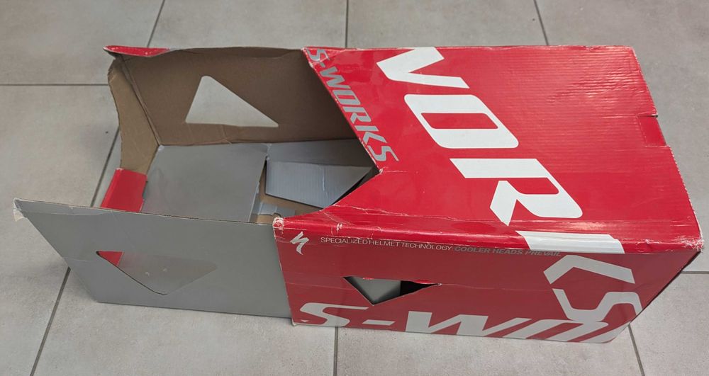 Kask rowerowy Evade Specialized S/M + pudełko, stan niemal idealny!