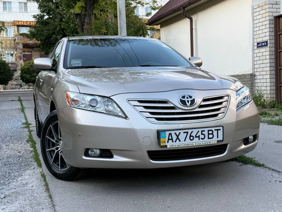 Продам Toyota Camry