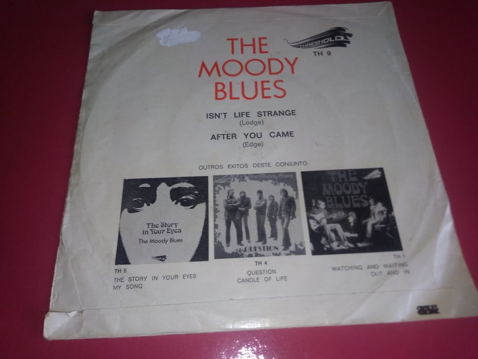 Raro vinil single The Moody Blues – Isn't Life Strange 1972