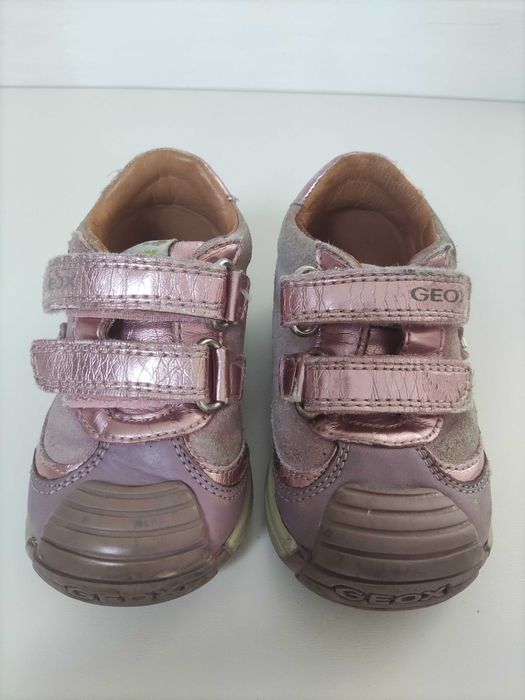 Sapatilhas e sapatos criança