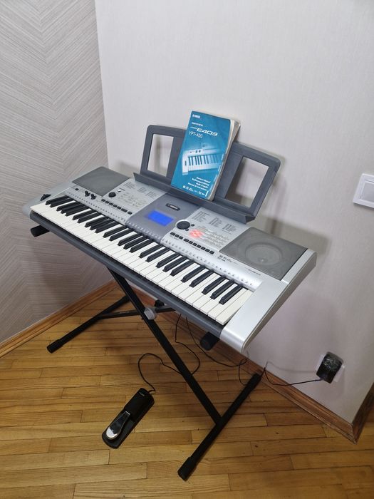 Синтезатор YAMAHA psr E-403 + педаль