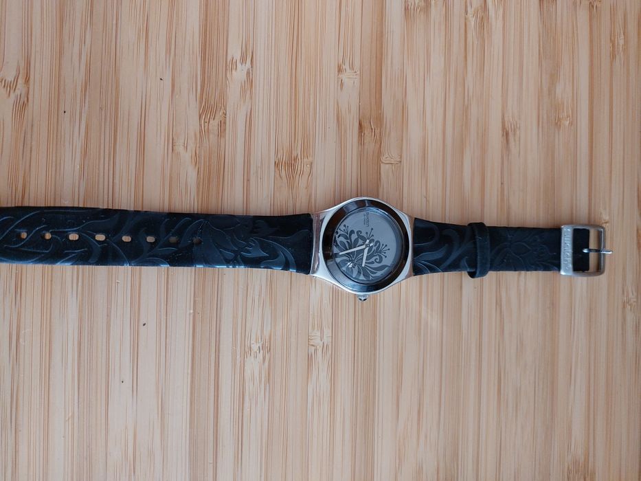 Relógio Swatch Irony preto veludo