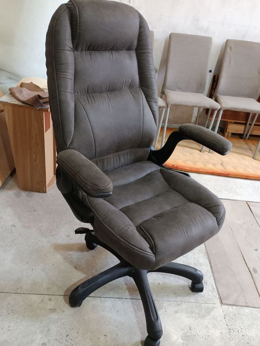 Реставрація Перетяжка мебели ремонт мягкой мебели.Чистка ковров .Кресл