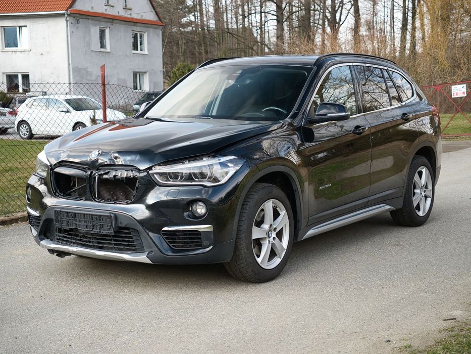 BMW X1 F48 4x4 Xdrive LED Podgrzewane kierownica/siedzenia Uszkodzona