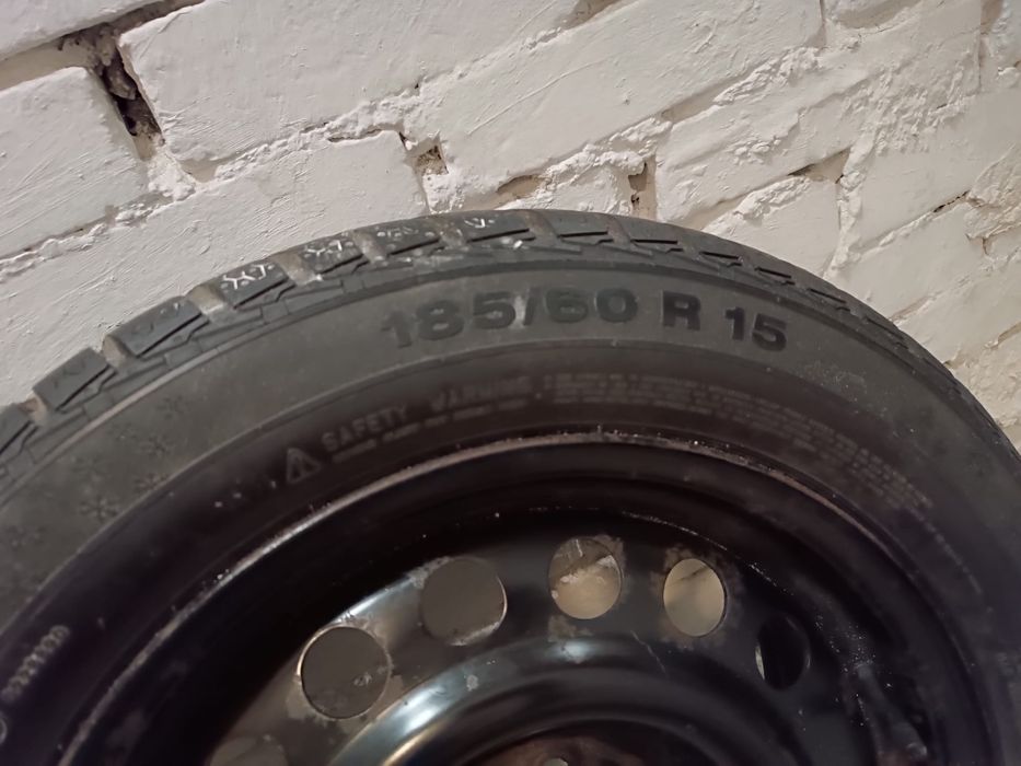 Nieużywana opona na stalowej feldze 185/60 R15