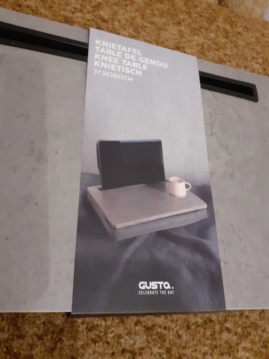 Стіл для планшета, ноутбука, елек. книги.