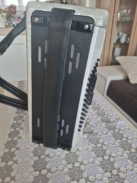 Sprzedam Akordeon Walther 72 basy