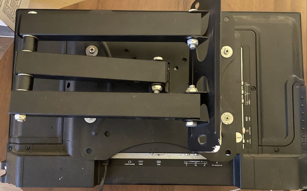 Телевизор Еленберг + приставка +кронштейн в подарок