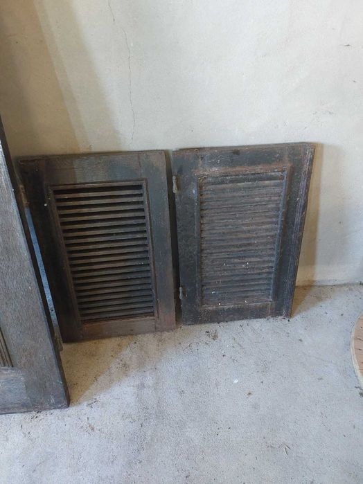 Porta de madeira maciça