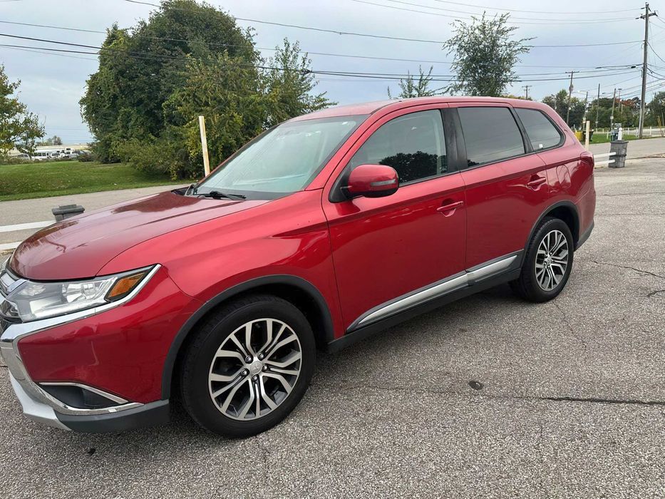 Mitsubishi Outlander SE      2018