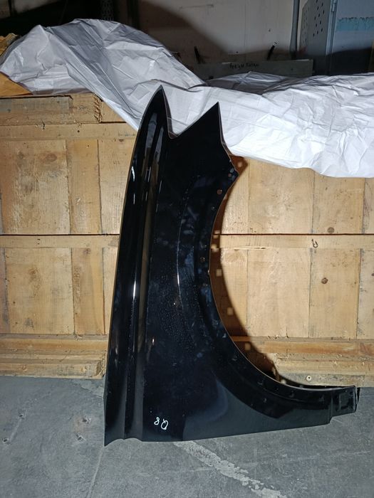 Б/У крила передні  оригінал R/L  AUDI Q8 2018-