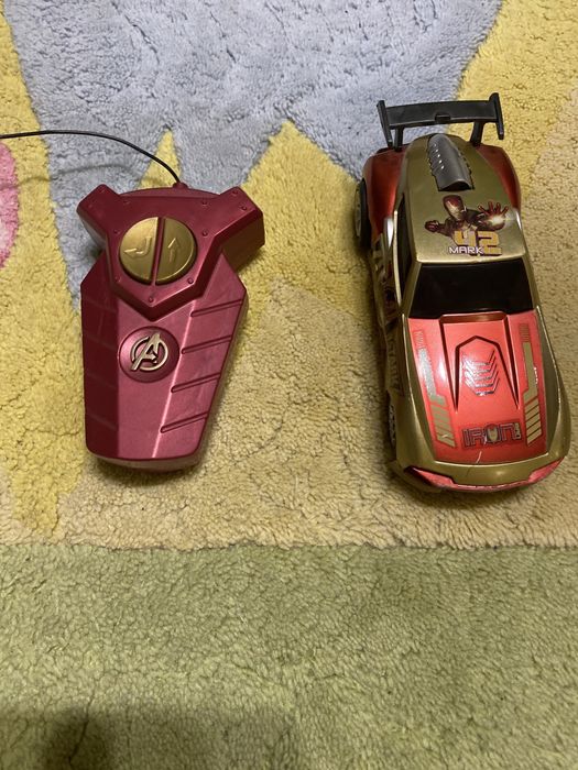 Машинка на пульті