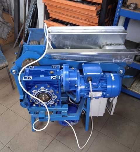 Maszyna  rolnicza gilotyna do stripsa  tytoniu