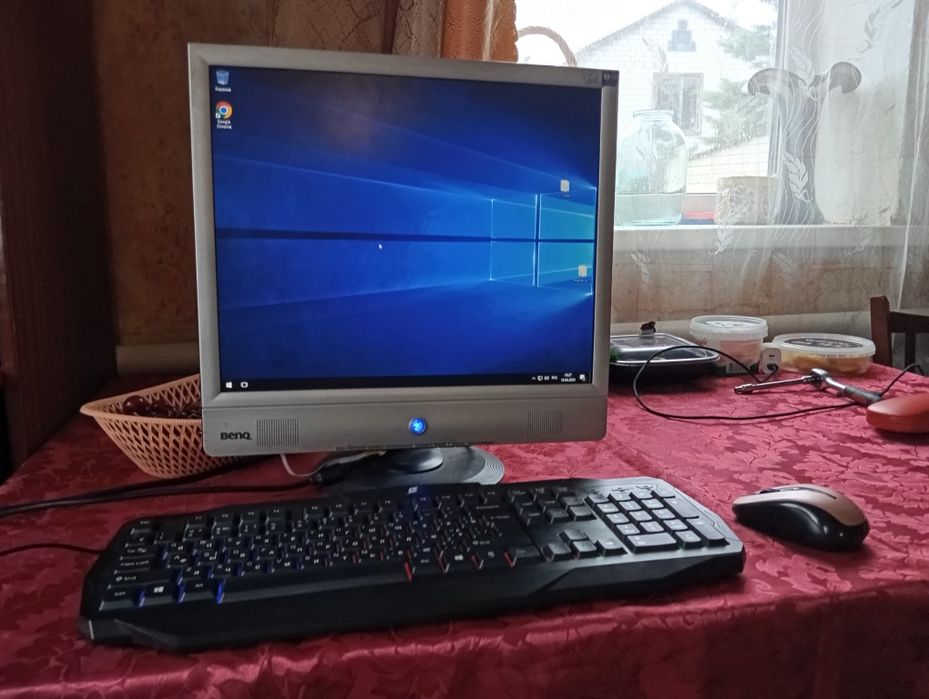 Компьютер игровой премиум монитор+ пк можно по торговаться