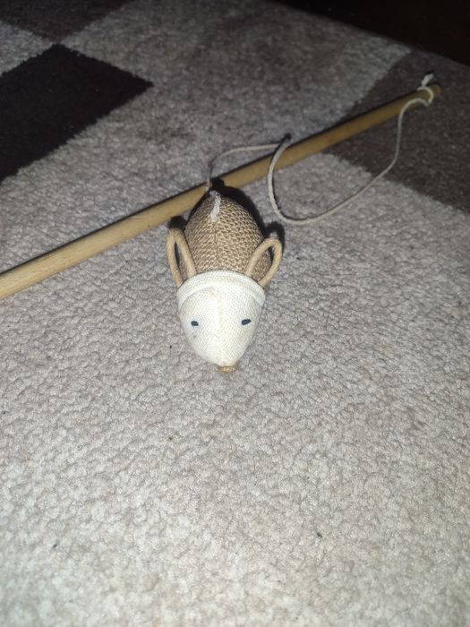 Продам игрушку для кошек .