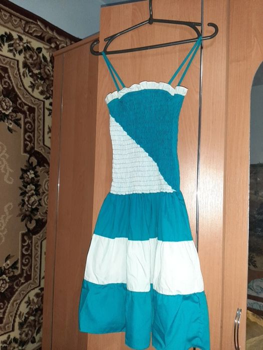 Платье на резинках