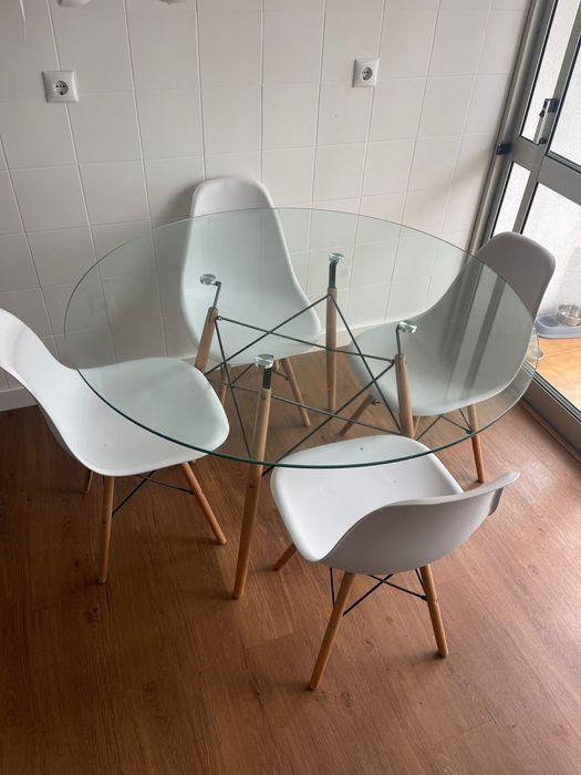 Mesa Vidro + 3 cadeiras
