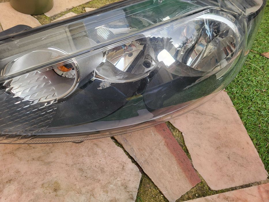 Farol Ford Fiesta 2008-2012  8A61-13W030-AJ