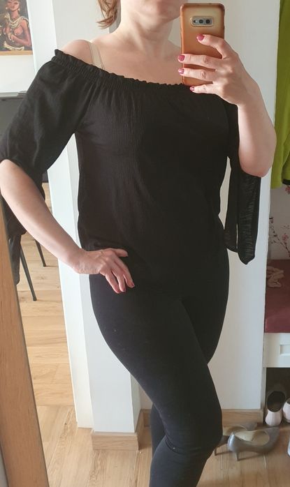 Czarna bluzka hiszpanka strukturalna Bershka M