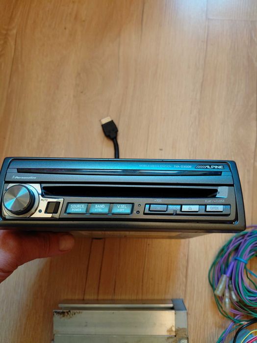 Radio Alpine IVA D300R wraz z osprzętem