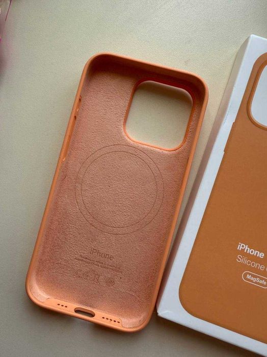 Чохли для iPhone15pro в ідеальному стані(чохол iPhone 15 pro)