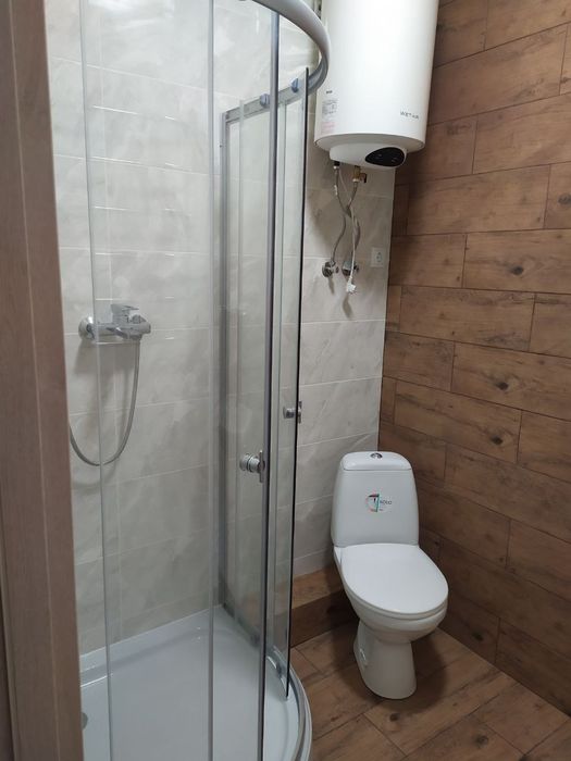 Продам 1 кімнатну квартиру з ремонтом.  Воскресенка.  Райдужний. Київ.