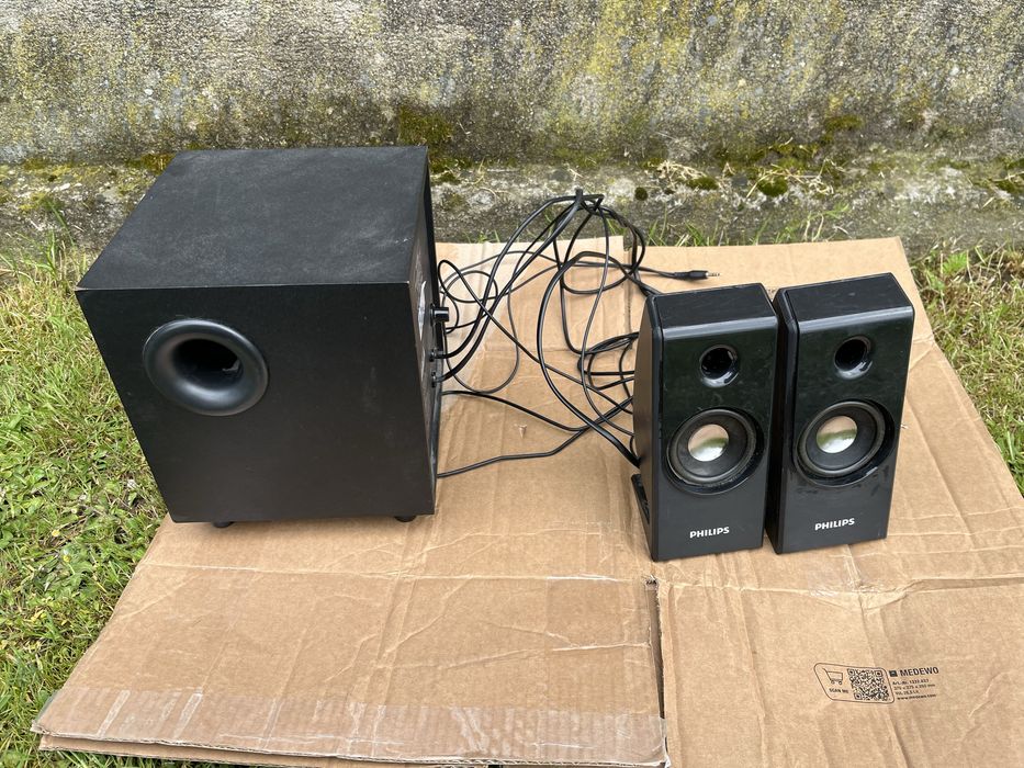 Wieże glosniki radio