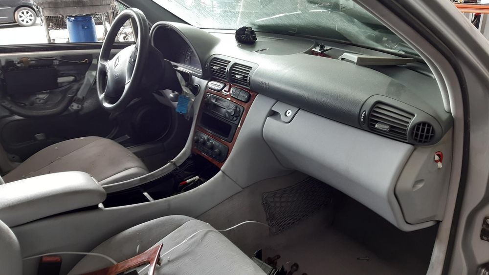 Puxadora Exteriro Da Mala Mercedes-Benz Clase C Bm 203 Berlina