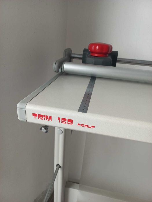 Guilhotina manual NEOLT TRIM 150 - Como nova!