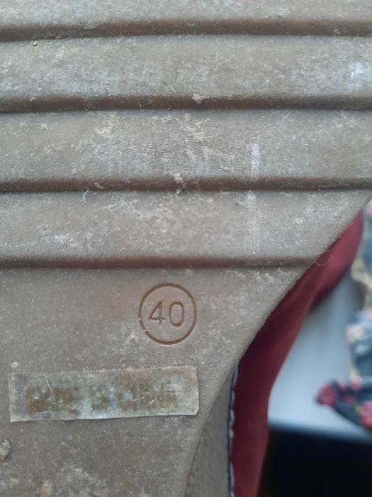Три пари взуття за 129 грн