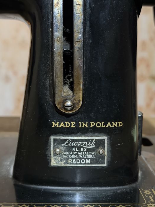 Maszyna do szycia łucznik , stara lata 90 , prl